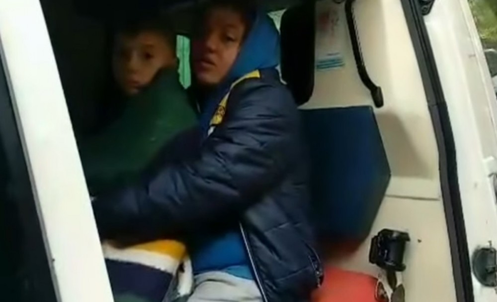 VIDEO // Mărturisiri TERIFIANTE ale femeii luată ostatică la Anenii Noi: M-a apucat de păr, după care m-a înfipt cu cuțitul la gât